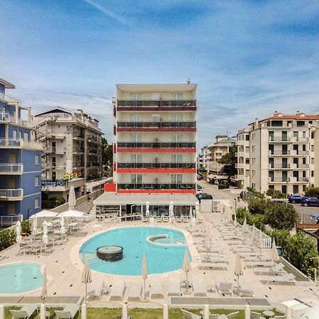 Hotiday Hotel Jesolo Spiaggia Extérieur photo
