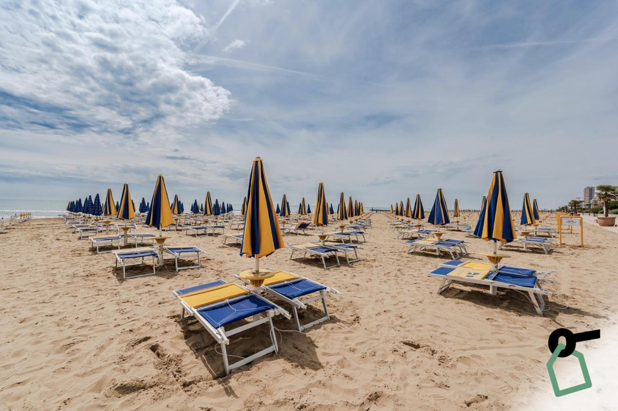 Hotiday Hotel Jesolo Spiaggia Extérieur photo