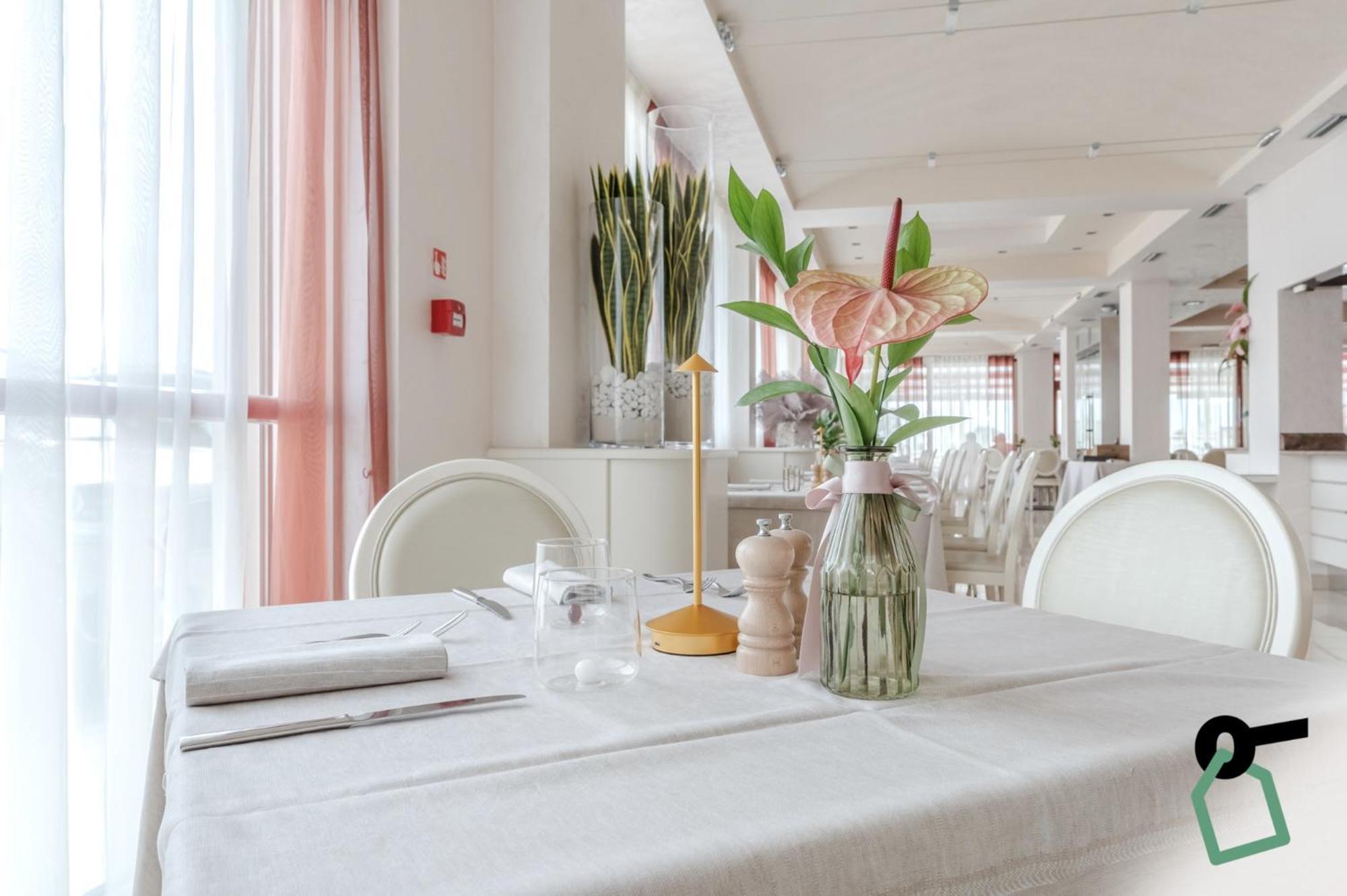 Hotiday Hotel Jesolo Spiaggia Extérieur photo